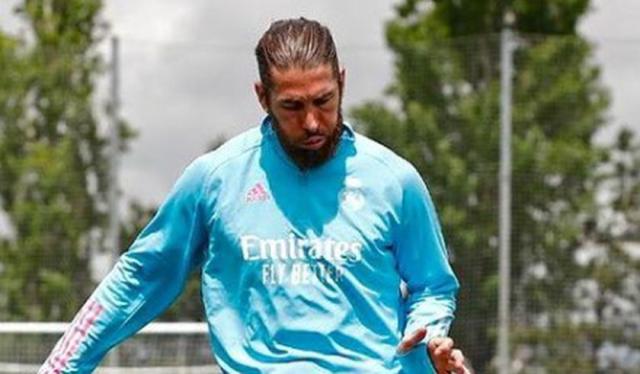 开云-西媒：拉莫斯听从家人劝说 或降薪与皇马续约两年